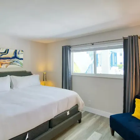 Dog Friendly Condo With Beach Access, Hot Tub, Firepit